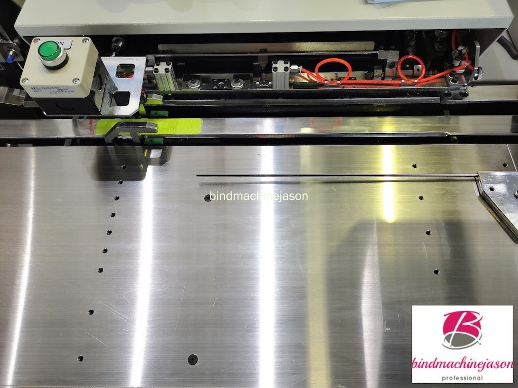 Automatic spiral binding machine PBS420 with hole punching and coil lock function