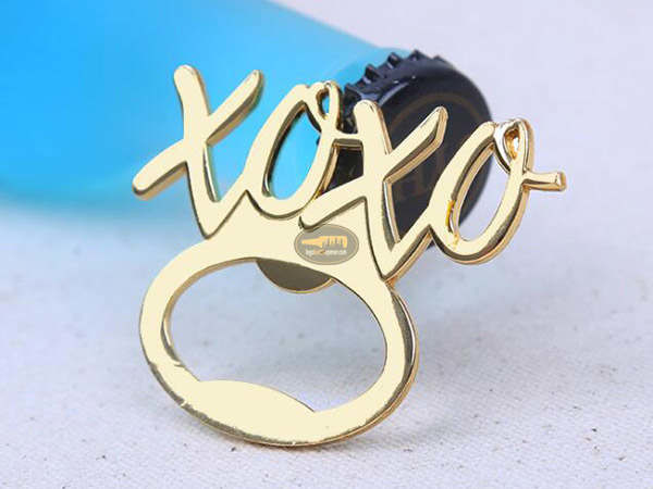 Cool Innovative Zinc Alloy Gold Coating XOXO Men Women Blank with Engraved Logo