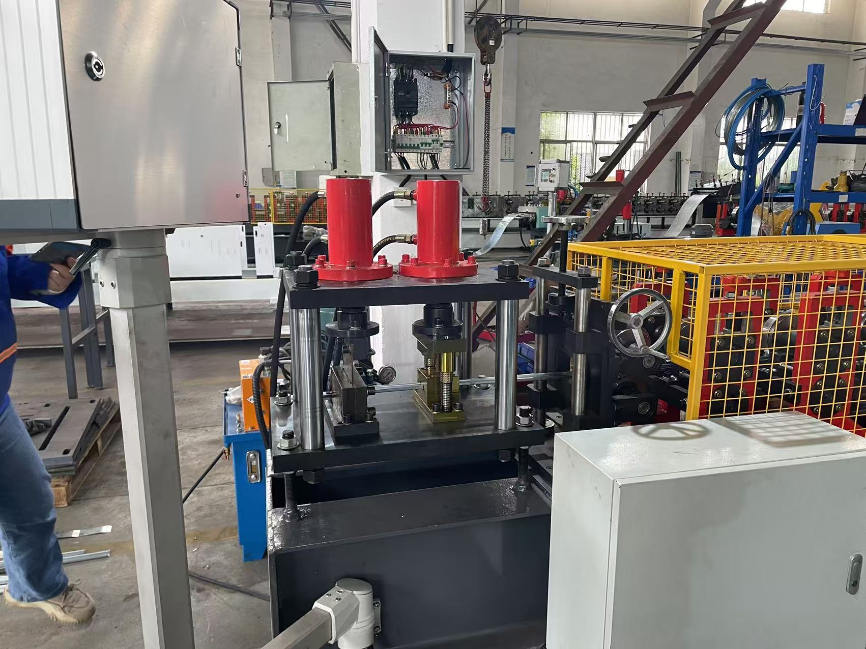 7.5KW Hydraulic Shutter Door Roll Forming Machine Punching Galvanized Metal 5