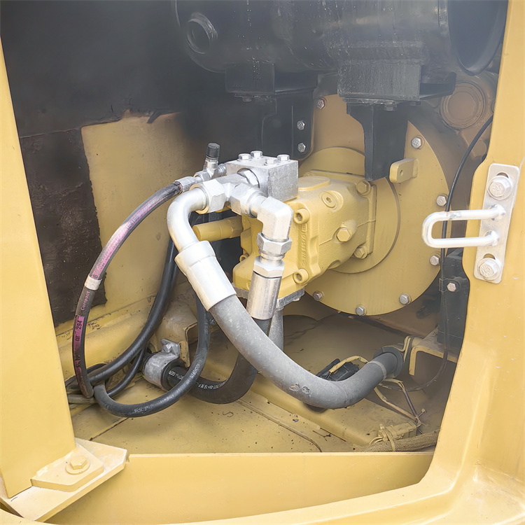Used Cat 307 Excavator in Japan with Working Condition and Moving Type Crawler Chain