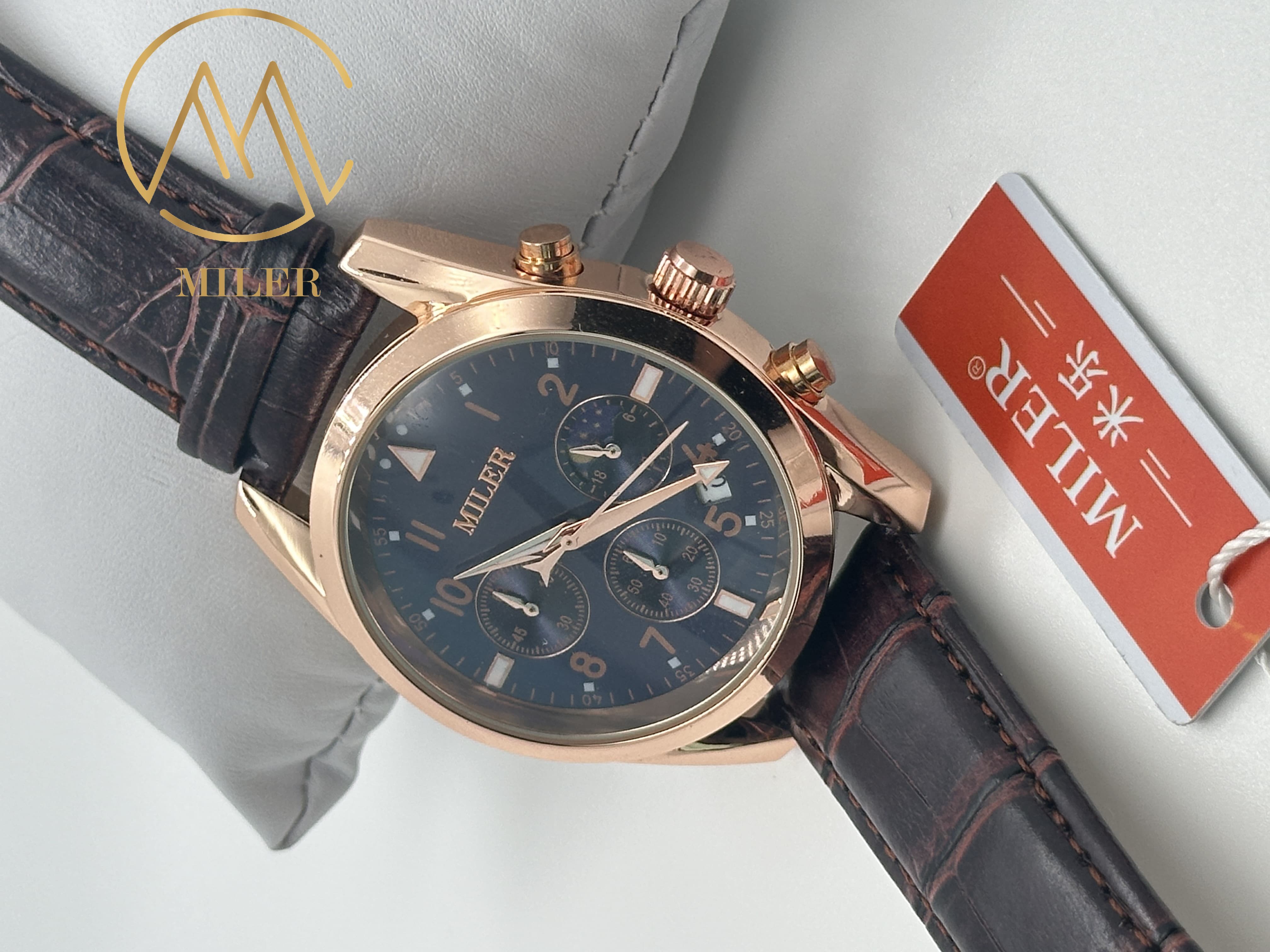 30 Meters Stylish Water Resistant Quartz Wrist Watch Engraved Logo Leather Strap Quartz Watch