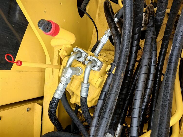 Original Hydraulic Valve Used Komatsu PC200-7 Crawler Excavator 19900KG Operating Weight