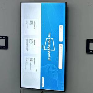 China 75 Inch Wall Mounted Digital Advertising Screen Display 3500nit 3840x2160 wholesale