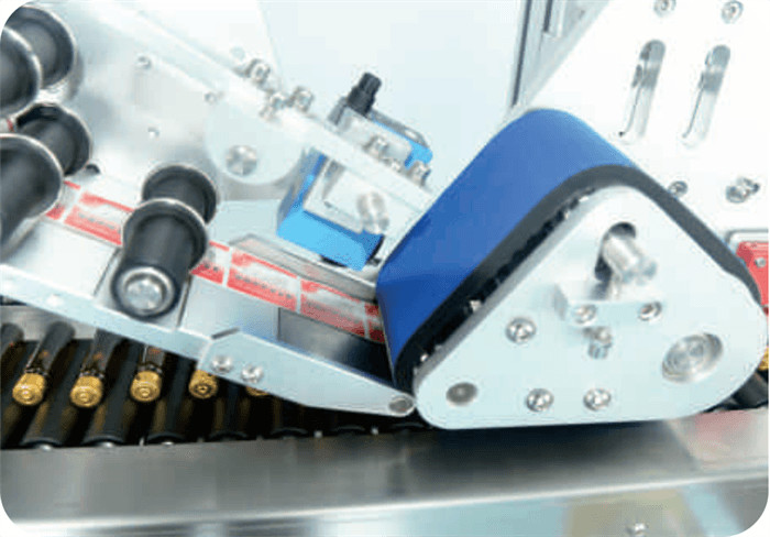 High Speed Labeling Machine With Zero Waste Adaptive Technology For Bottles, Vials And Tubes