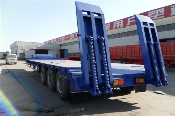 3 axles Low Bed Semi Trailer / Extendable Hydraulic Lowbed Semi Trailer Red Color