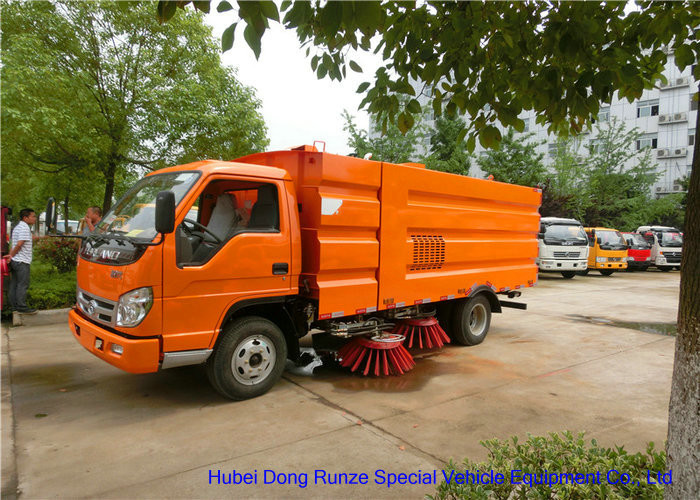 FORLAND Vacuum Broom Road Sweeper Truck / Small Mobile Street Sweeper