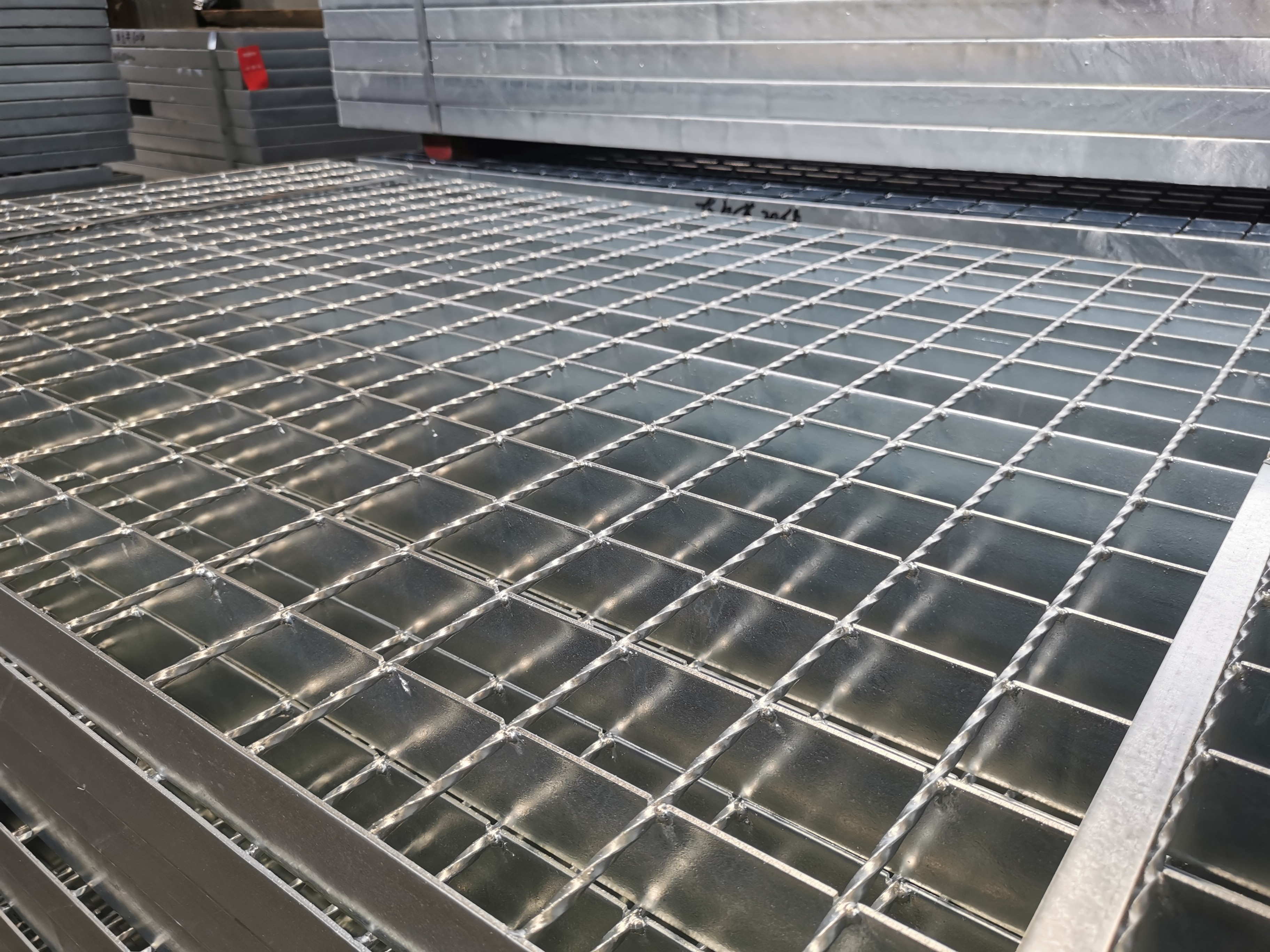 ODM Hot Dip Galvanizing Compound Steel Grating 1m Width T4 Type Factory Outdoor