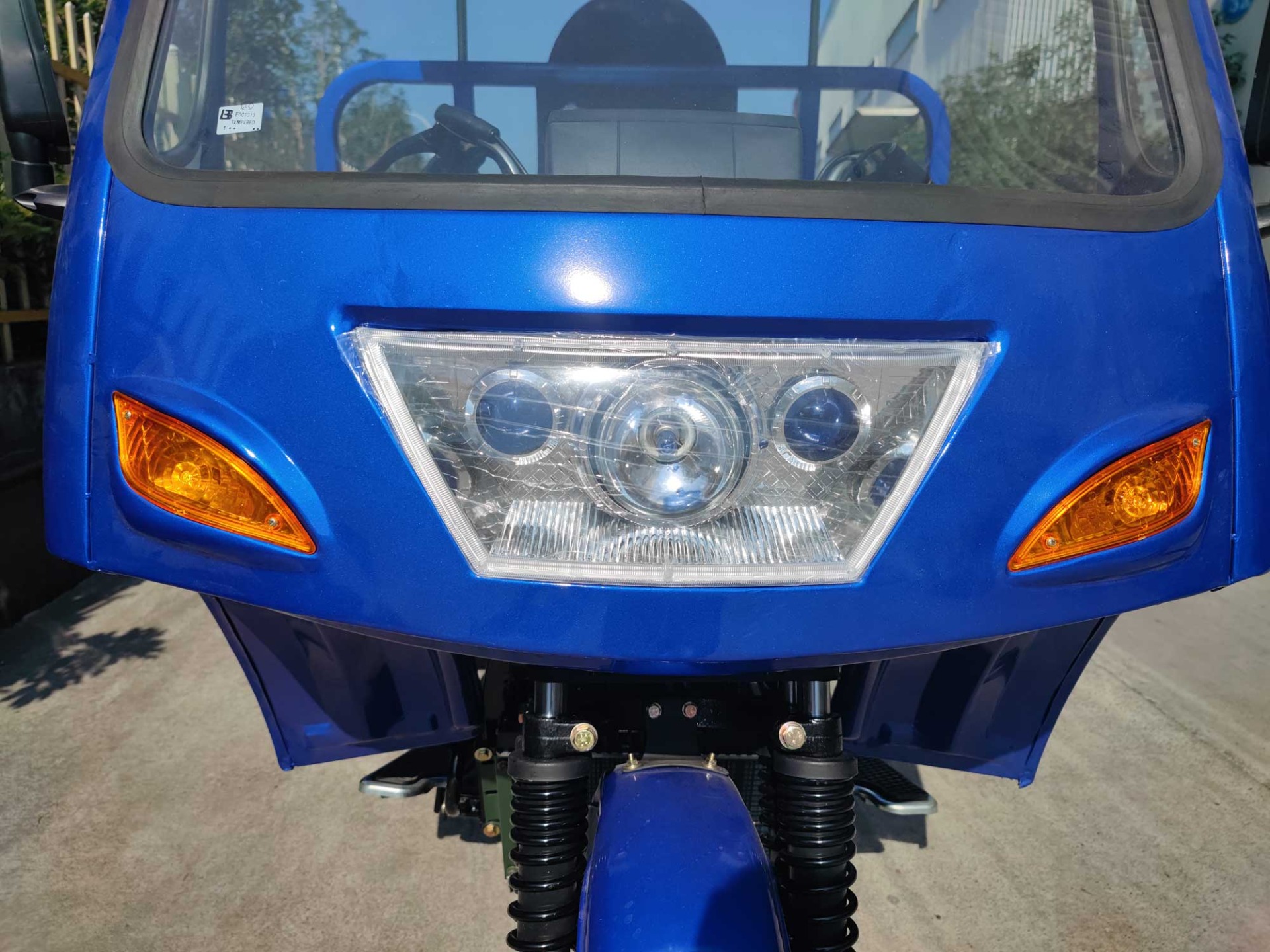 Large Capacity 300cc Engine Five Wheels Tricycle For Cargo Transportation