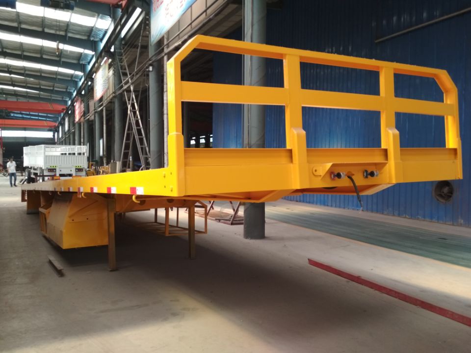 Painting Finish 40ft Container Flatbed Trailer with 2.5mm Chequer Plate Floor and Design