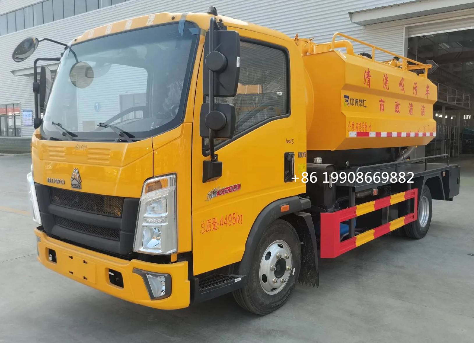 HOWO 4x2 Driver 10000L Sewage Suction Truck with Vacuum Pump for Sucking Waste Water Vacuum Sewer Tanker Suction Truck