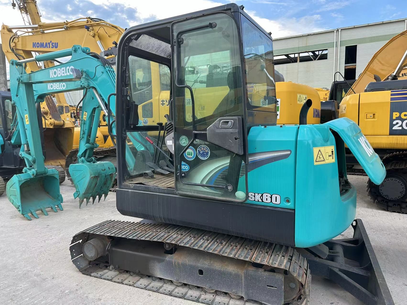 6ton 35.5kw Used Kobelco Excavators Kobelco Sk60 Excavators Bucket Capacity 0.22m3