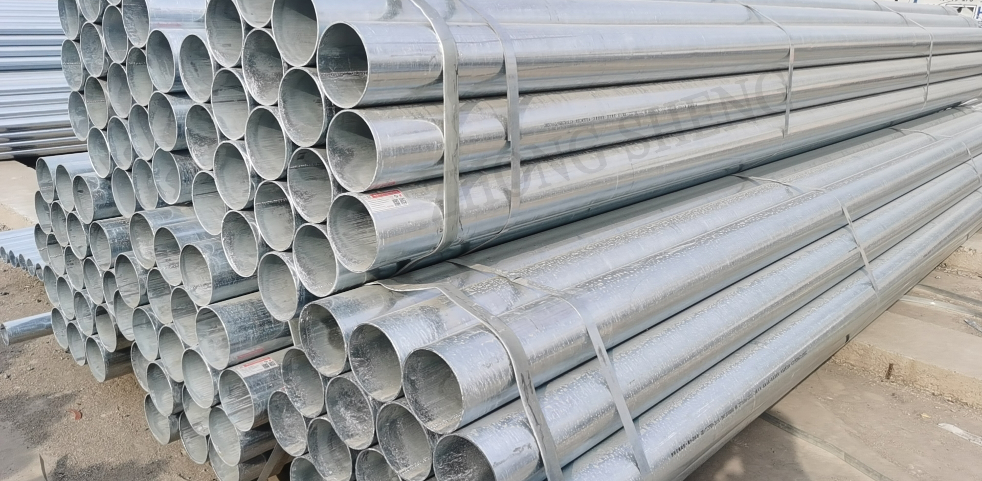 EMT Pipe Hot Dip Galvanized Mild Steel Welded Pipes ASTM DN350 DN50 1 inch 1.5 inch For Construction GI Steel Pipe