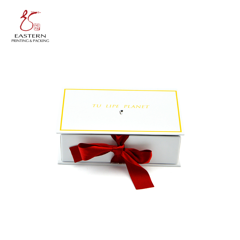 Matte Lamination Cardboard Gift Packaging Box for Luxury Gifting Experience | Foil Stamping Gift Boxes