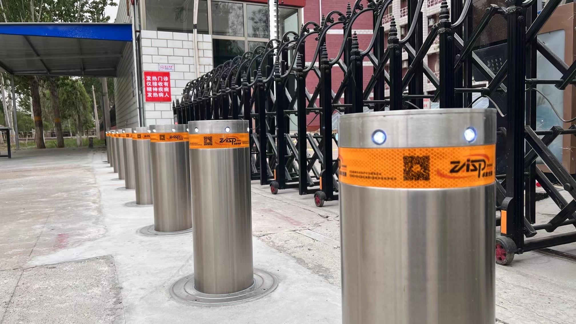 Automatic Security Bollards Security Bollard Systems For Anti Ram Protection