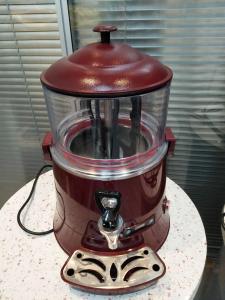 China 400w Snack Food Machinery Sleek Compact Design Chocolate Making Machine wholesale