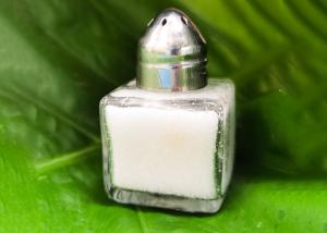 China Metalcraft's 17ml Glass Condiment Shaker with Durable Metal Lid: Ideal Capacity wholesale