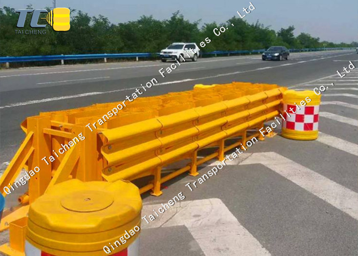 Wear Resistant Quadguard Crash Cushion Anti Collision Pad Redirective Attenuator