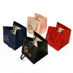 China 157g Recycled Paper Gift Bag wholesale