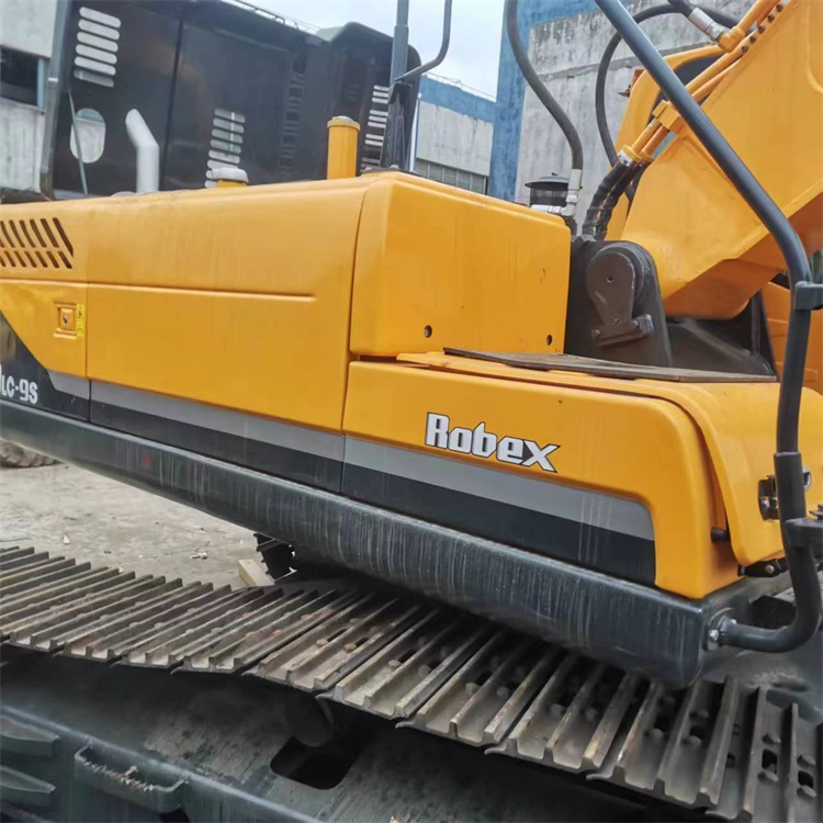 Hyundai Excavator 330 Crawler Chain Moving Type Machine Weight 32000 KG Korea Original