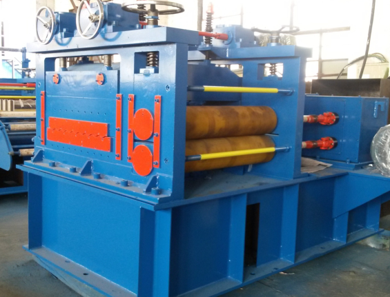 Leveling and cut to length machine