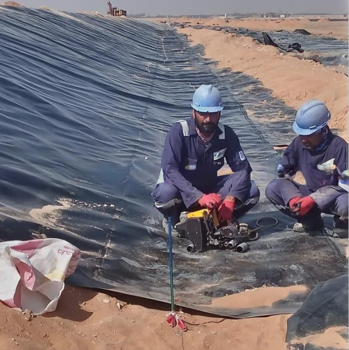 Traditional Design HDPE Geomembrane Smooth/Textured 1mm 1.5mm 2mm with Competitive