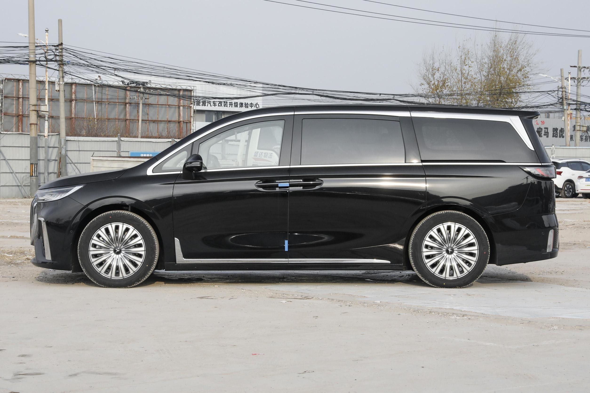 475KM 7 Seats Compact MPV Car New Energy Max Speed 200KM/H For Family