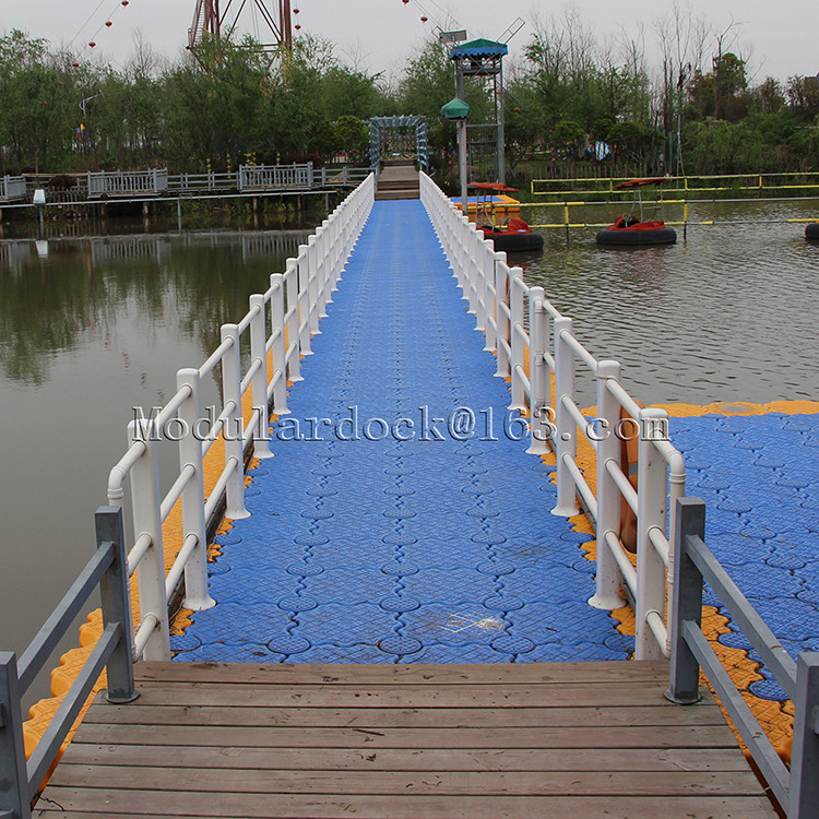 Inflatable plastic hdpe moular floating pontoon bridge for sale