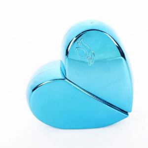 China Luxury 30ML Glass Perfume Sprayer Empty Packaging Heart Shape Container wholesale