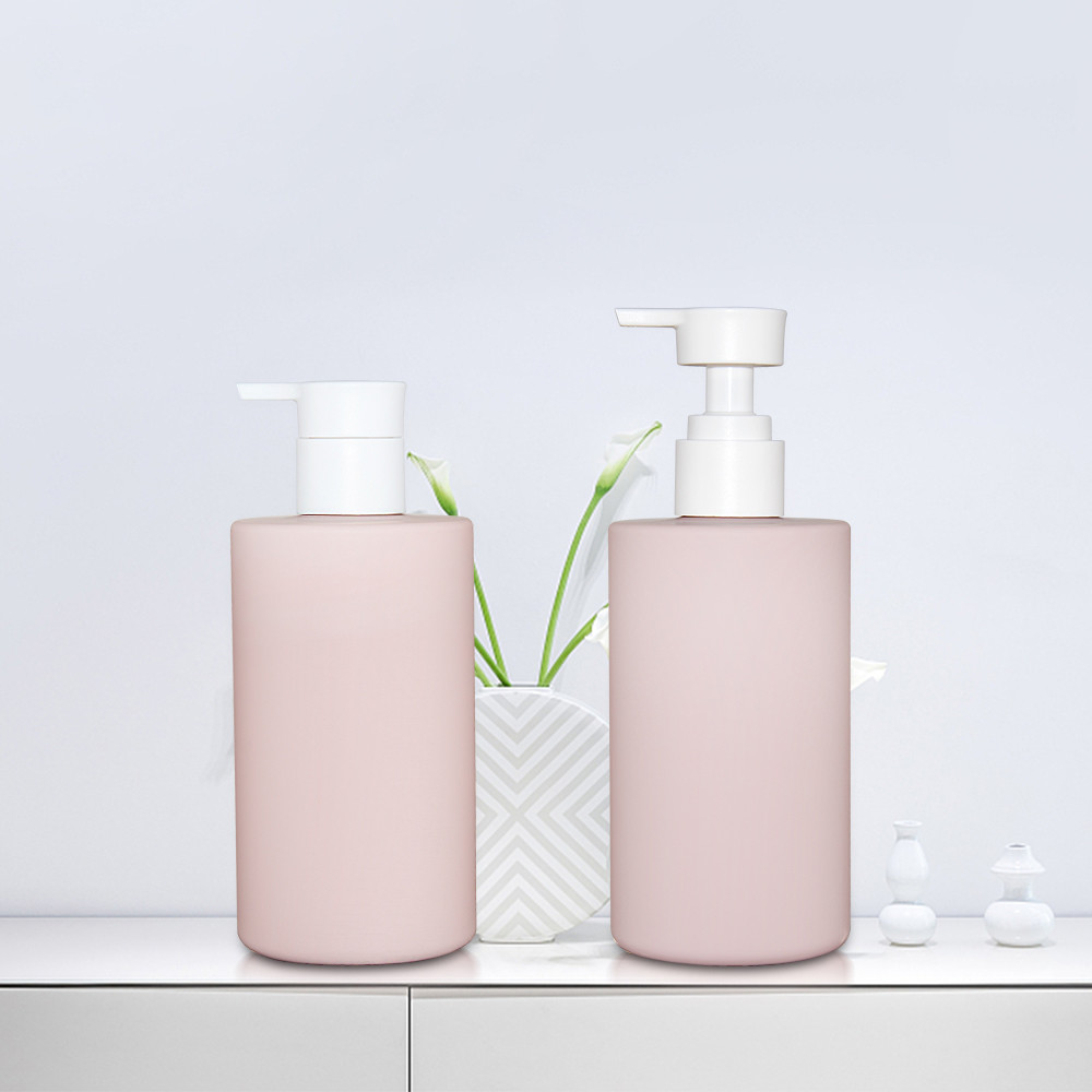 Customized 300ML Plastic Shampoo Bottles Soft Touch Finish With White Pump
