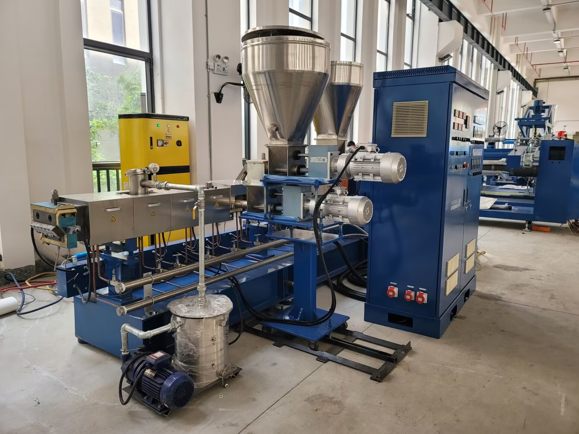 CaCO3 High Filler Masterbatch Compounder Machine Manufacturer Co Rotating Twin Screw Extruder