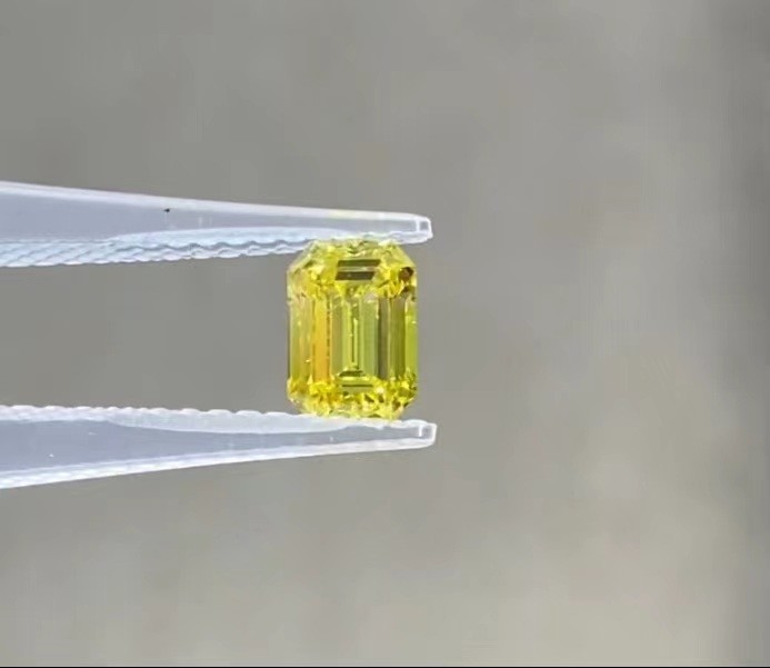 HPHT 1ct Lab Created Yellow Diamonds Emerald Cut VVS Clarity IGI Certified