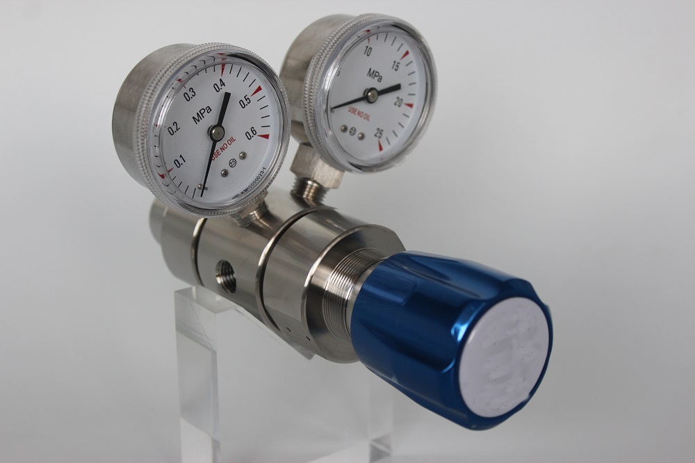 Dual Stage Laboratory Regulator for Nitrogen Helium Argon Specialty Gas Lab Gauge