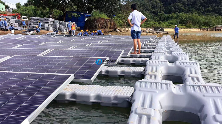 Floating Solar Pontoon Panels Water Surface Buoy Floating Produced by Blow Molding Machine