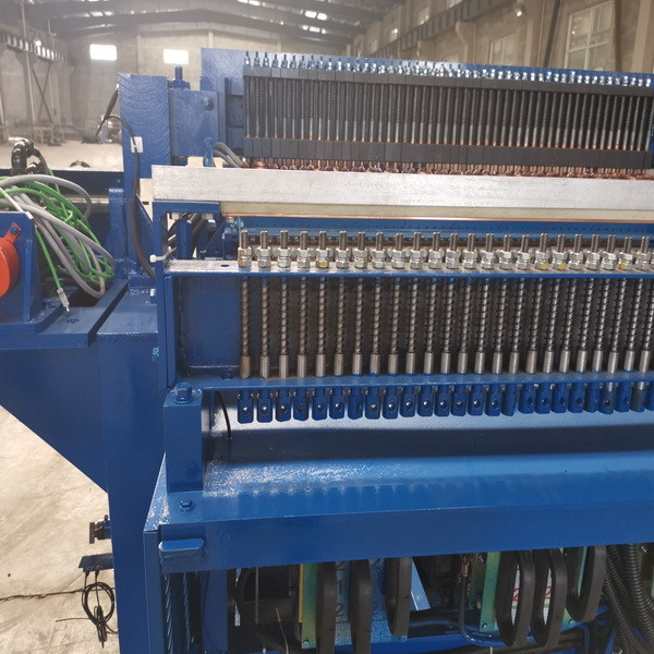 Huayang 1m Width Wire Net Making Machine Straightening Vertically