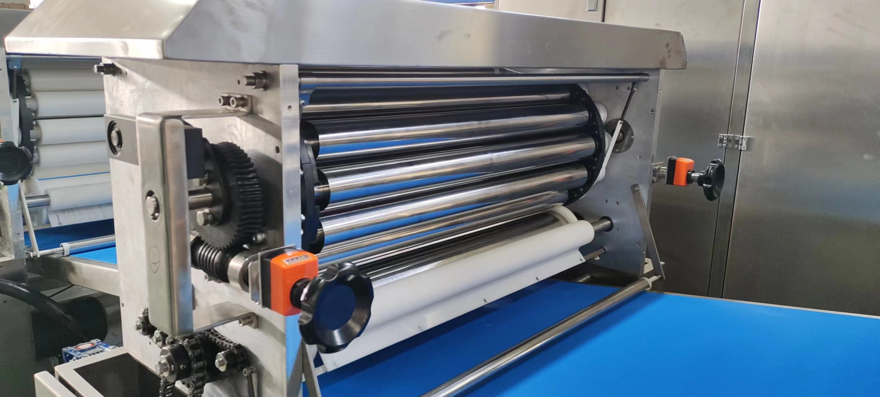 Commercial Puff Pastry Production Line Dough Sheets Pastry Laminating Machine