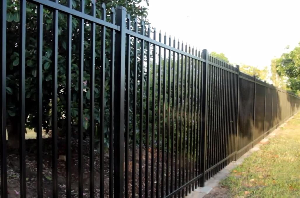 Tubular Steel Picket Fence