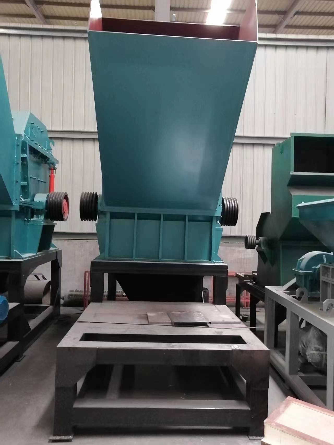 37kW Power Automatic Small Metal Packaging Materials Scrap Metal Crushers for Recycling