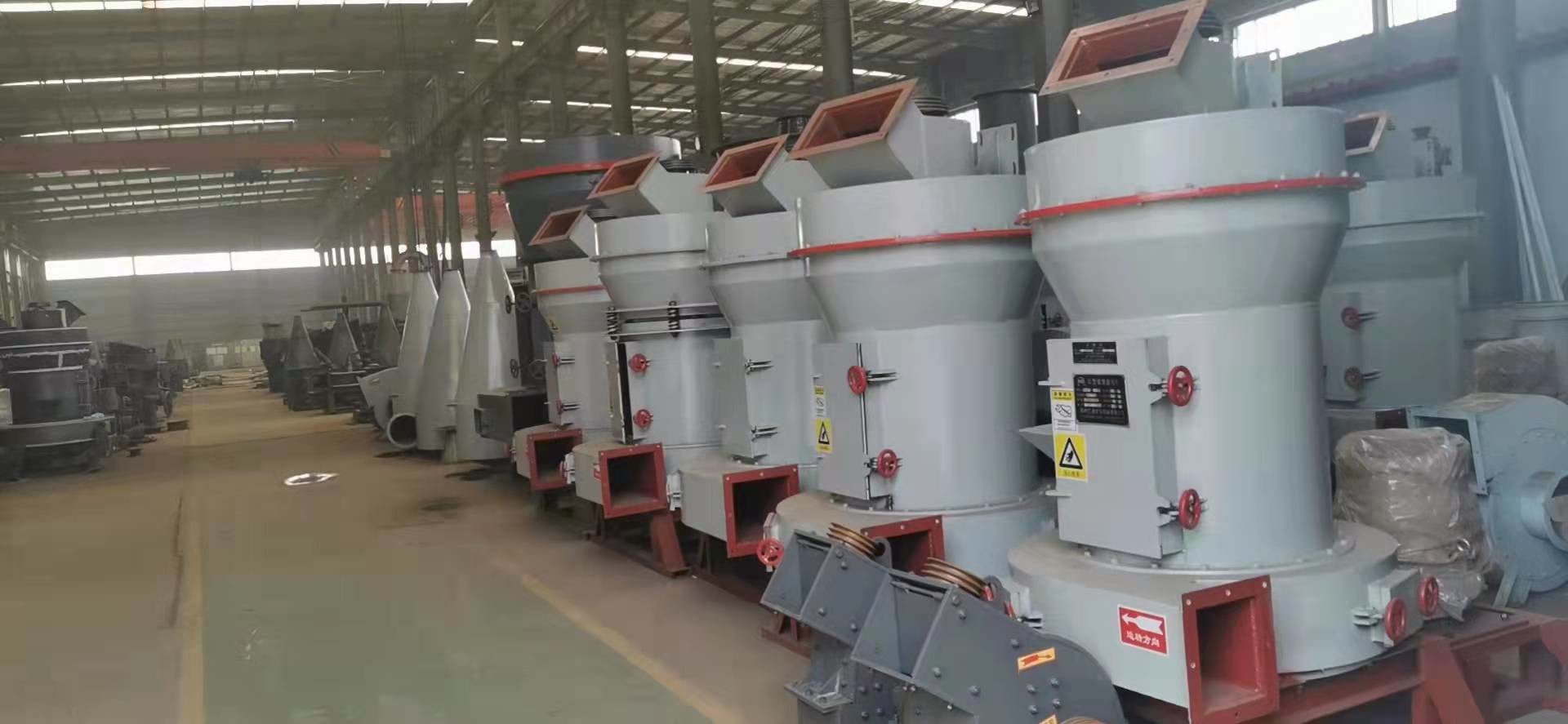Ores Sepiolite Vertical Raymond Mill Pulverizer Grinding Mill Machine
