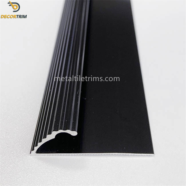 Decorative Aluminum Transition Strips For Carpet Shiny Black Fluted