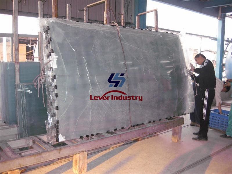 Vacuum polyester release film with high temperature for laminated glass