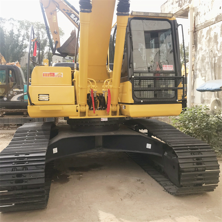 110 KW Komatsu PC220 Excavator with Cummins Engine Good Condition and Performance