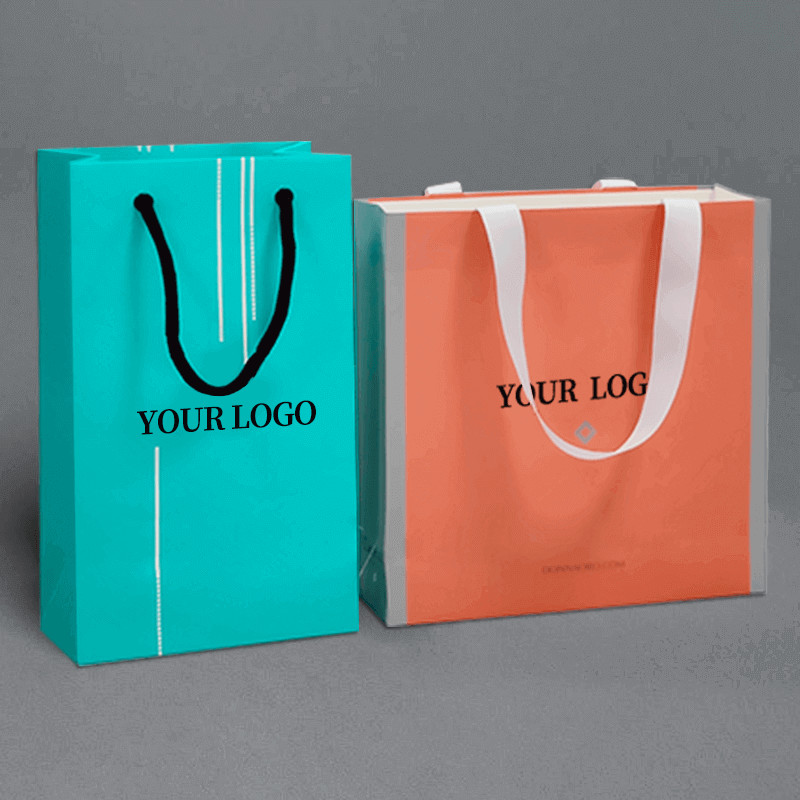 Customized High-end Hand held Gift Bags Clothing Store Personalized Craft Kraft Paper Bags Gift Packaging