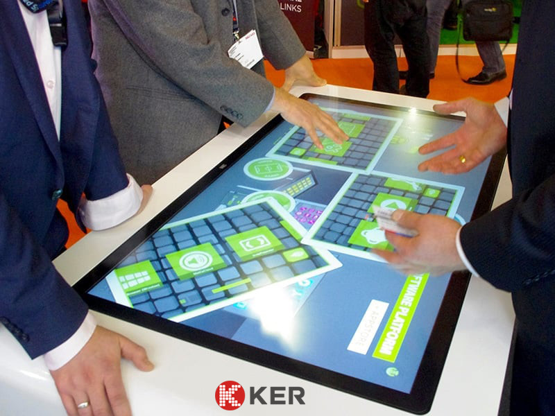 Remote Control USB VGA 43 Inch Interactive Touch Table
