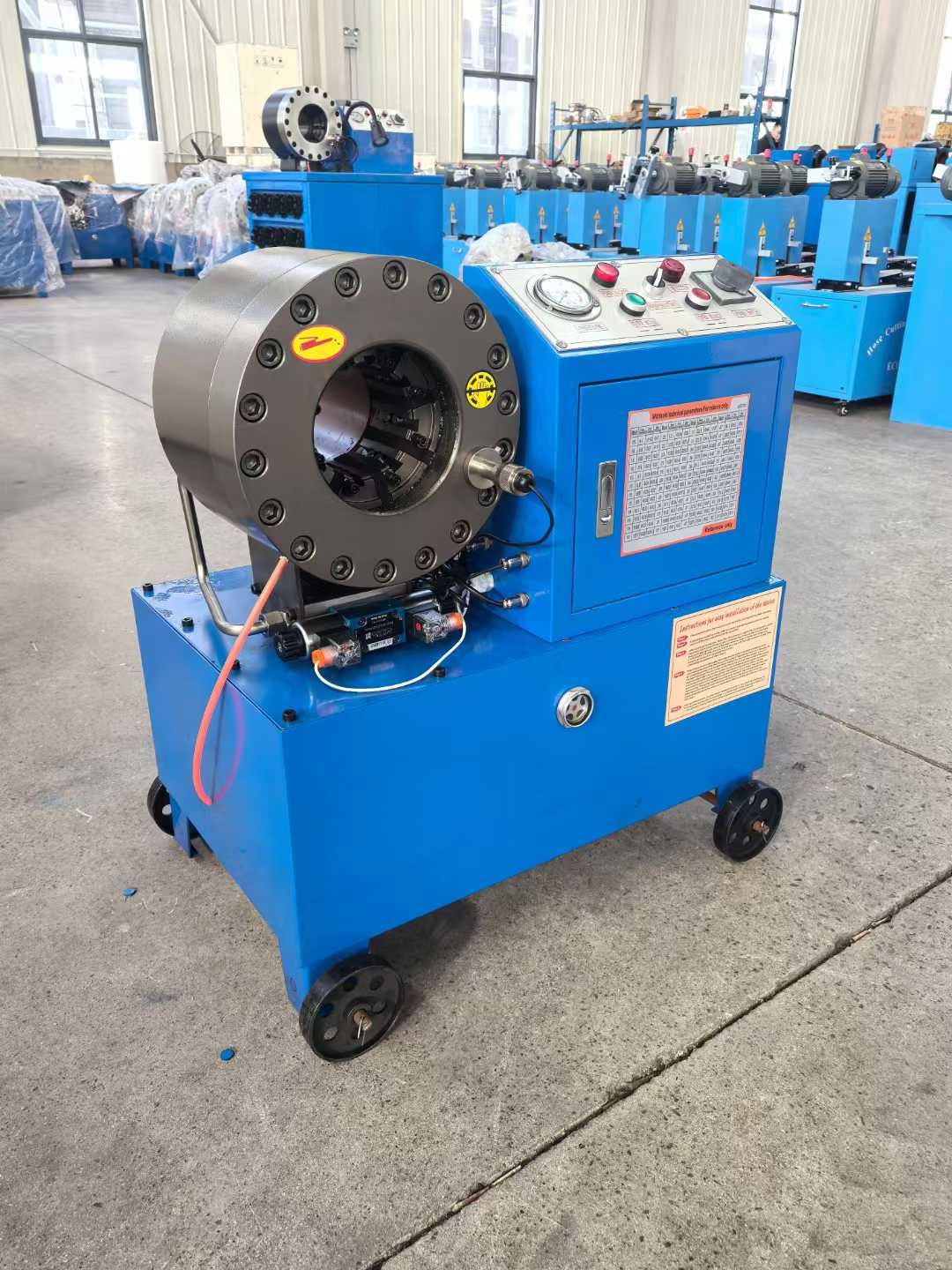 With 4 Wheels Forging Process One-Piece Without Welding Points One-Piece Formed Material High Hardness Wear Resistance Oil Pump Pressure Hose Crimping