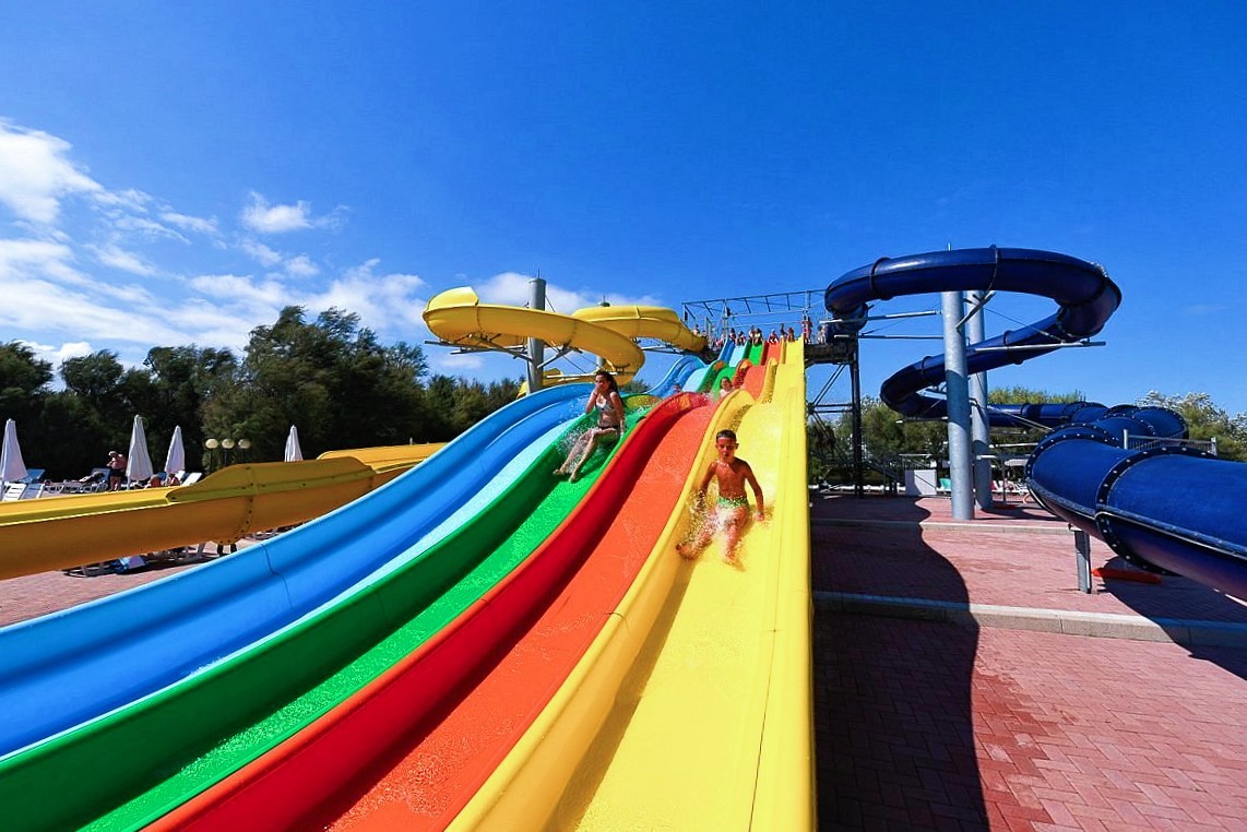 ODM Dapeng Water Park Children Swimming Pool Equipment Games Fiberglass Slide