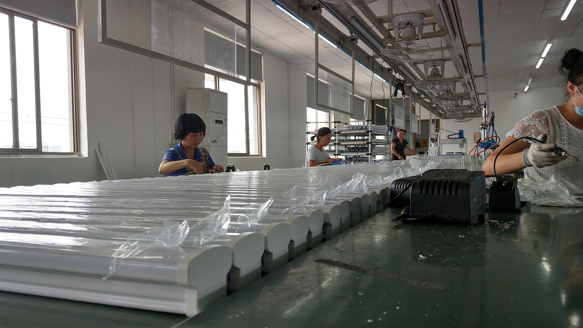 24w Led waterproof Light Fixture,0.6M longth,pc+pc material,IP65 rate,pf>0.9