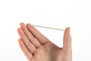China Daily Draw 80mm Medical Cotton Swabs Wooden Stick wholesale