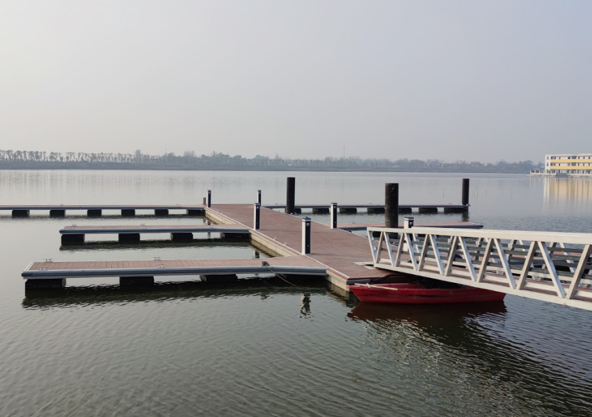 Anti-Slip Surface WPC Decking Aluminum Gangway Marina Dock Floating Pontoon Bridge