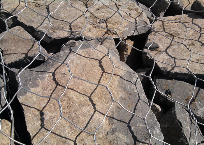2.0mm Gabion Wire Mesh Galvanized Hexagonal Hole Stone Cage For River Wall