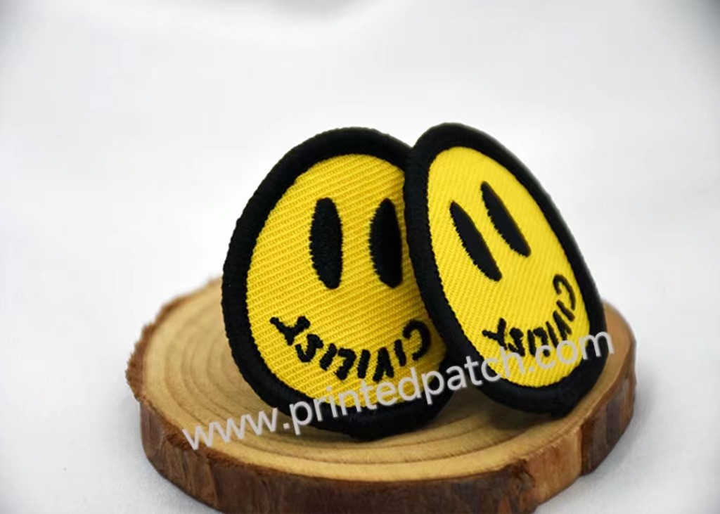 40mm Hooked Velcro Custom Embroidered Patches For Clothing Badges